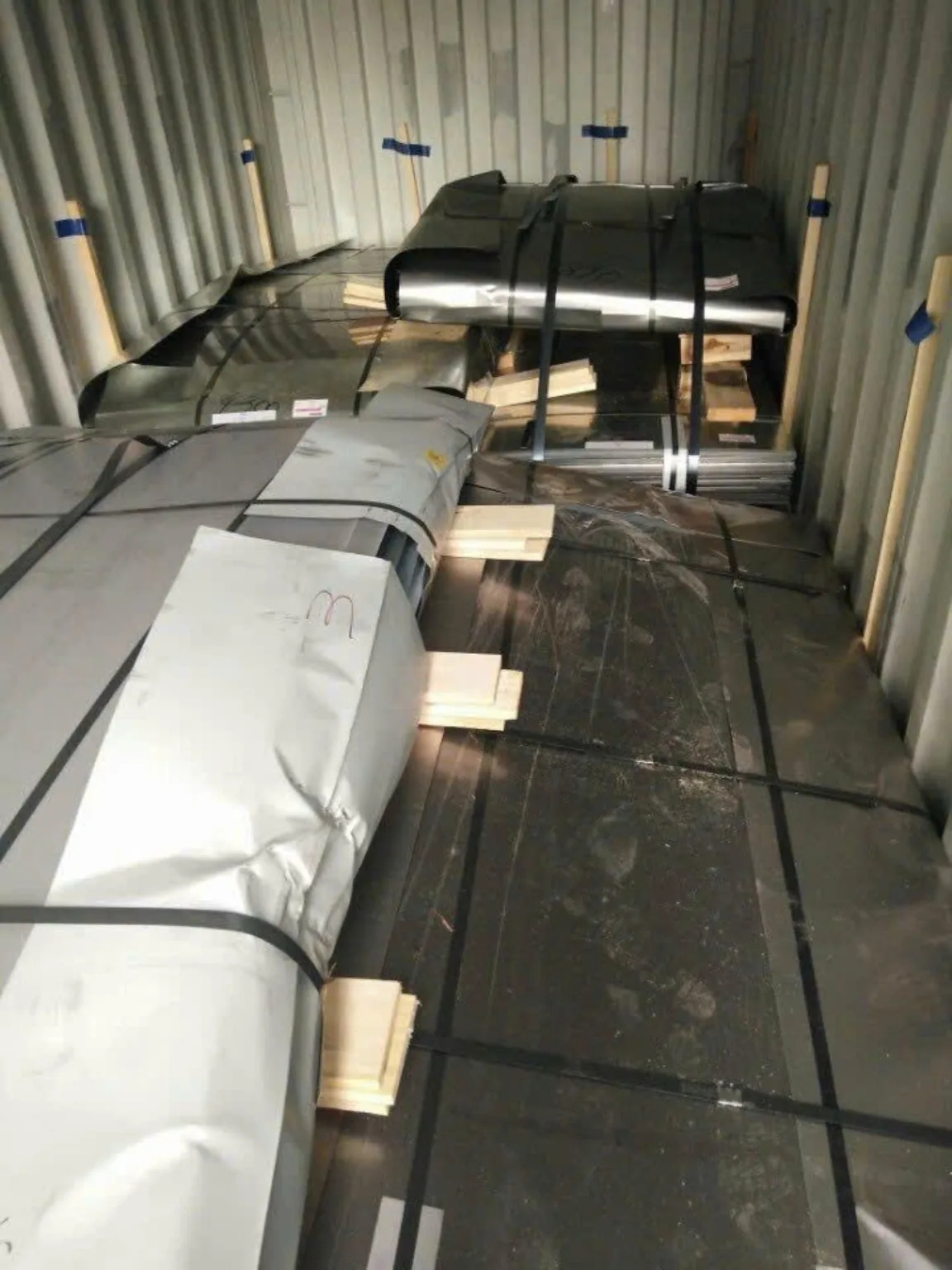 Container thép